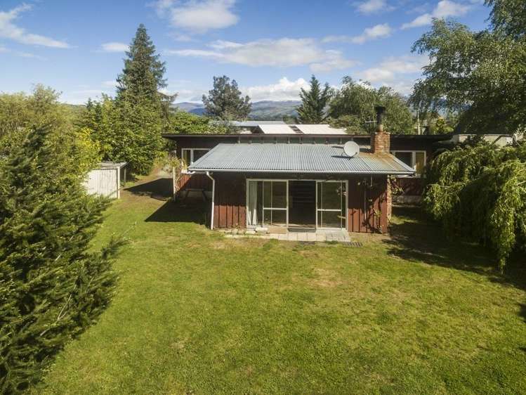 10 Frye Crescent Albert Town_1