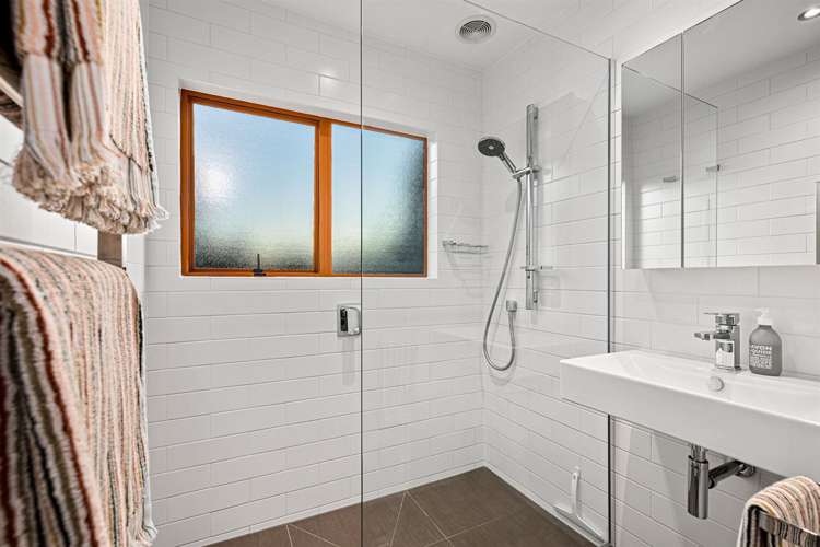 2/34 Heathcote Road Castor Bay_9