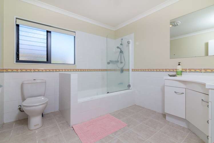 6 Roberta Crescent Orewa_10