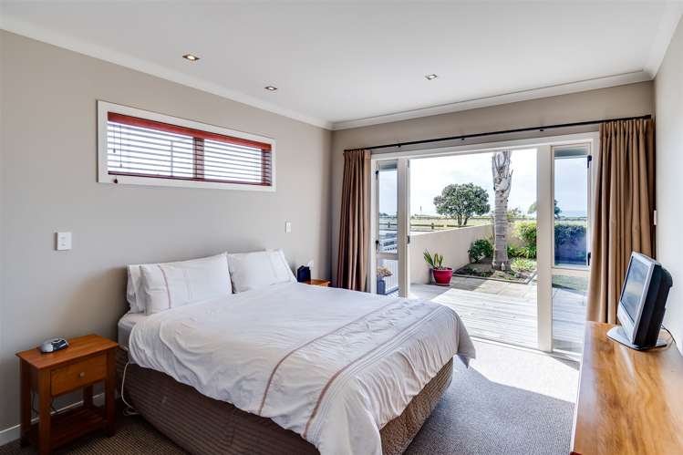 3 The Esplanade Westshore_12