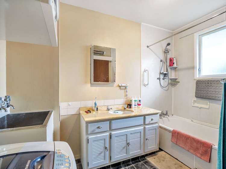 1/17 Lake Terrace Rd Burwood_8