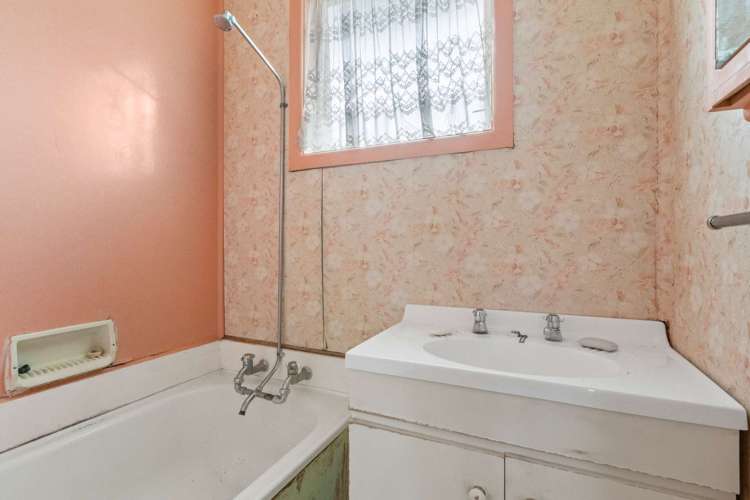 8 Susan Place Deanwell_12