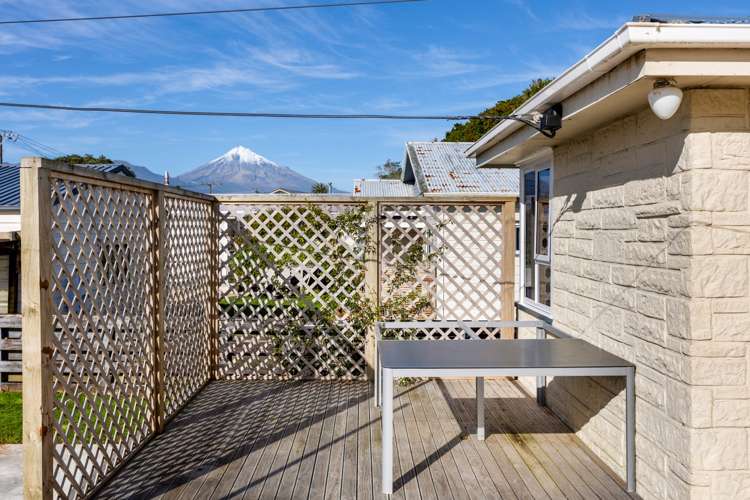 16 Cumming Street Okato_21