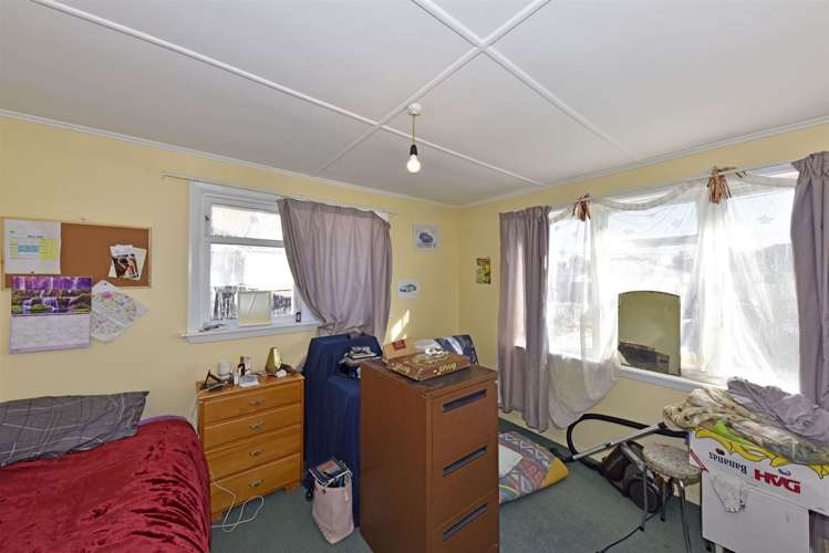 73 Aldershot Street Aranui_10