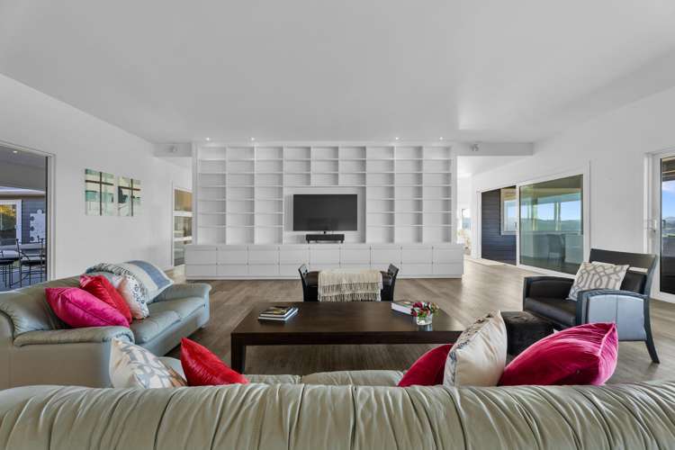 215 J Renall Road Pollok_25