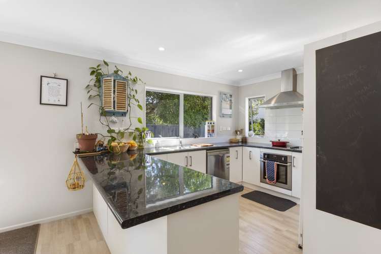 2/368 Stokes Valley Road Stokes Valley_6