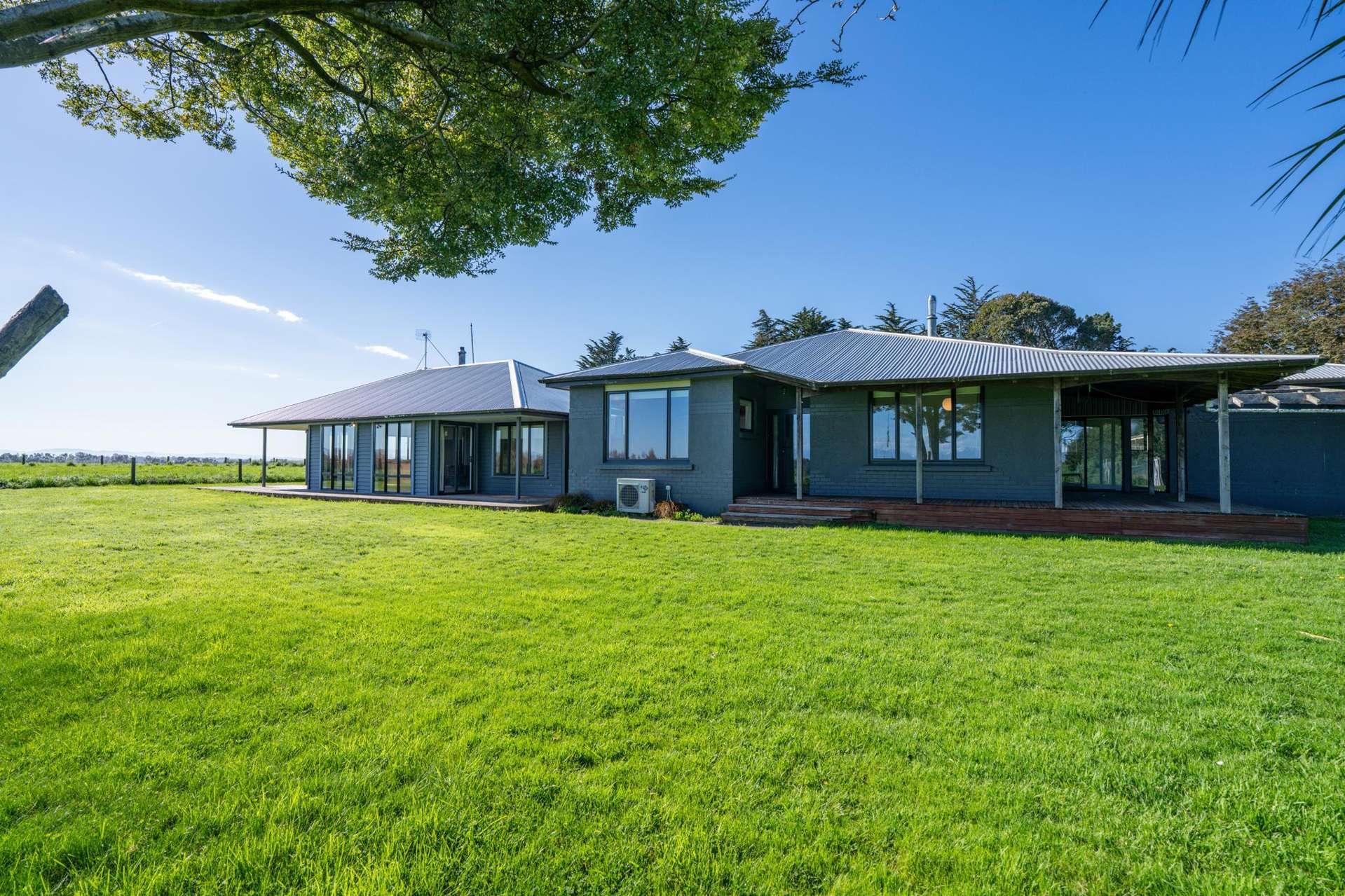 372 Lindsay-Calcium Road Isla Bank_0