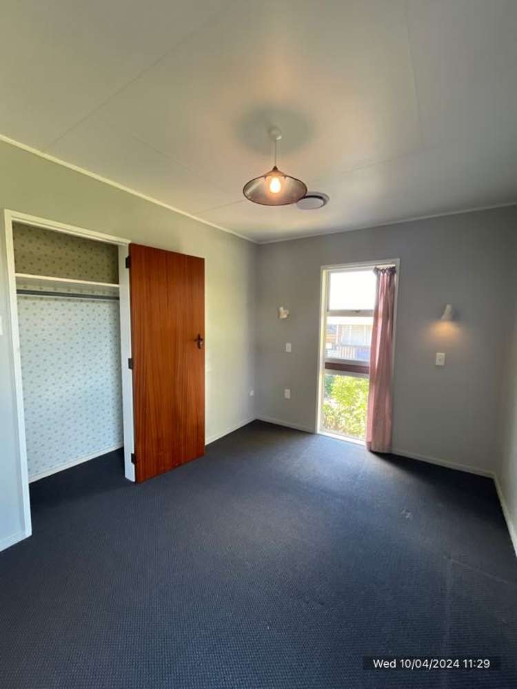 16 Homelands Avenue 10643_8