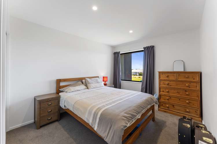 83 Faringdon Boulevard Rolleston_8