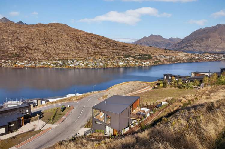 79 Middleton Road Queenstown Hill_27