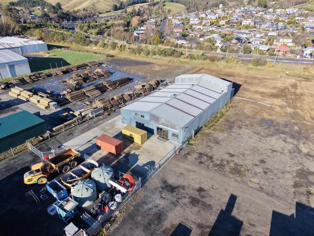 Industrial Premises With Large Yard Option
