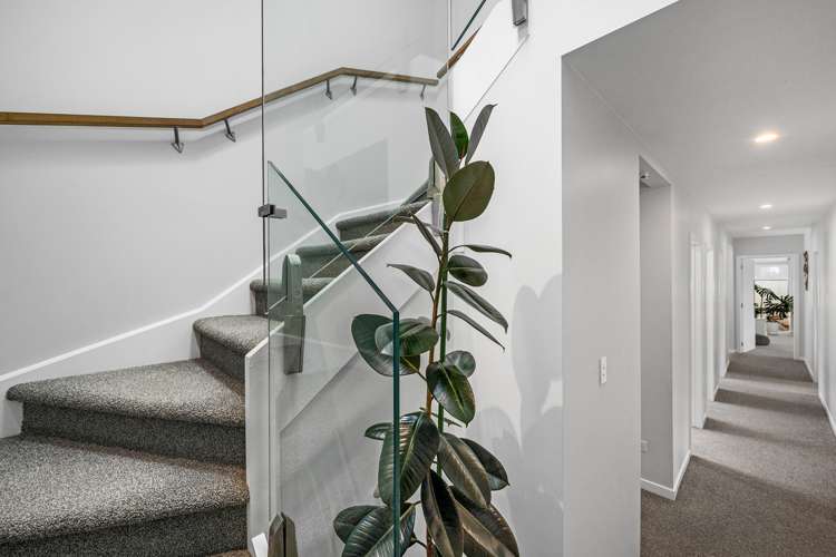 25 Mayfair Crescent Mairangi Bay_16