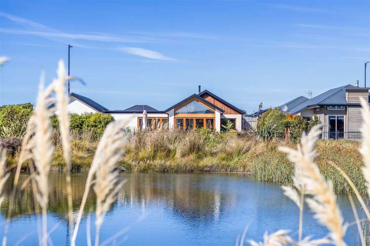 127 Southfield Drive Lincoln_16