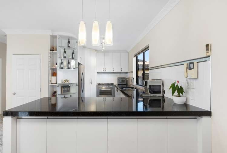 6 Manning Rise Flat Bush_8