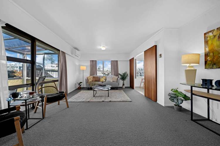 1/6 Tina Place Sunnyhills_8