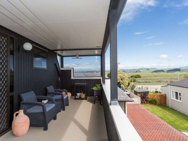 76 The Esplanade Westshore_17