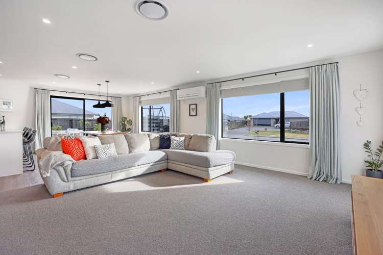 6 Redhaven Rise Netherby_13