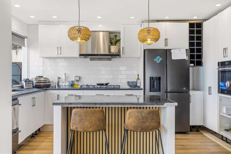 21 D'Oyly Drive Stanmore Bay_6