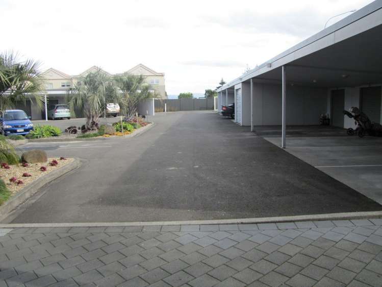 1/90 Dp Customhouse Street Gisborne_14