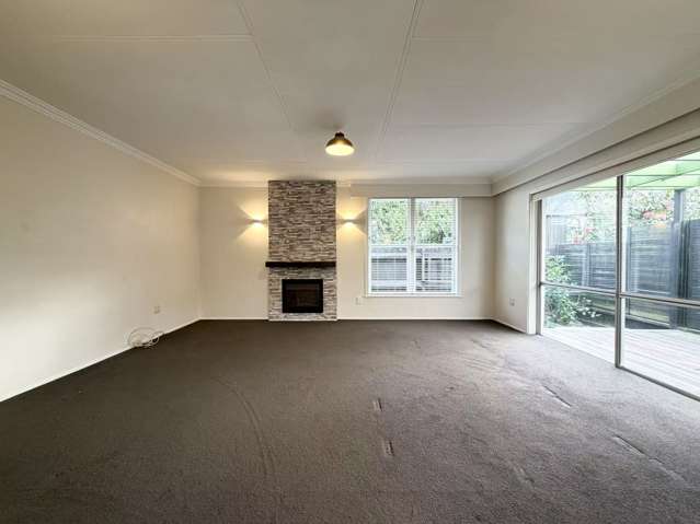 13 bradbury Road Botany Downs_2