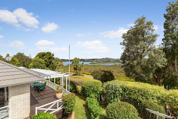 5 Barton Place Orewa_24