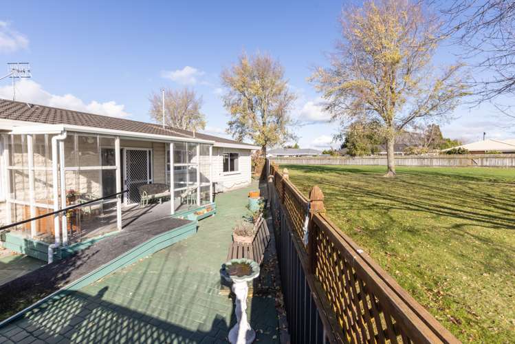 21a Whiting Crescent Greenmeadows_12