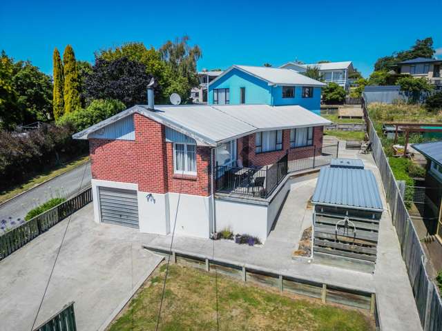 Sunny & spacious family home