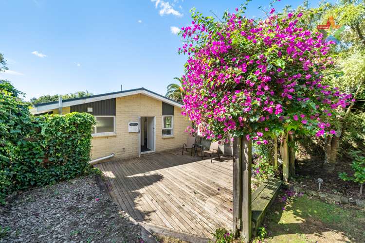 10 Crawford Grove Naenae_23