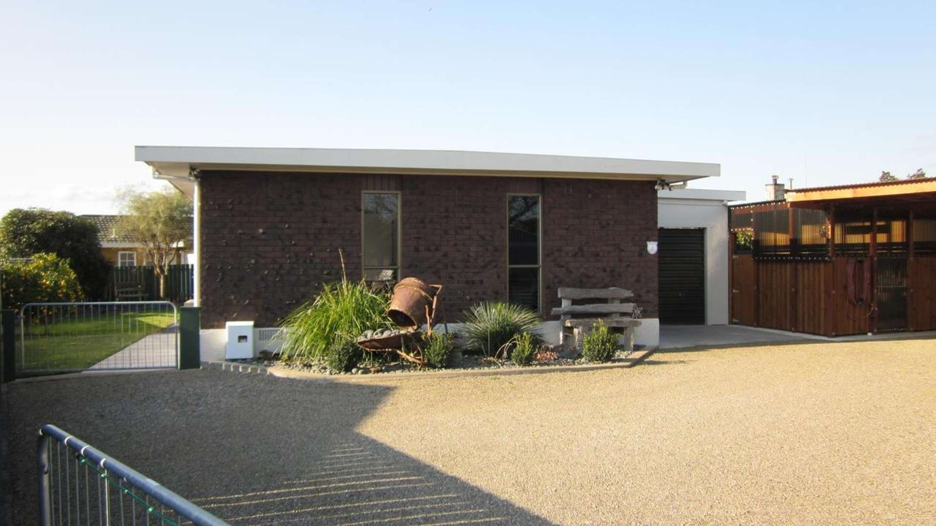 22 Hemans Street 11373_0