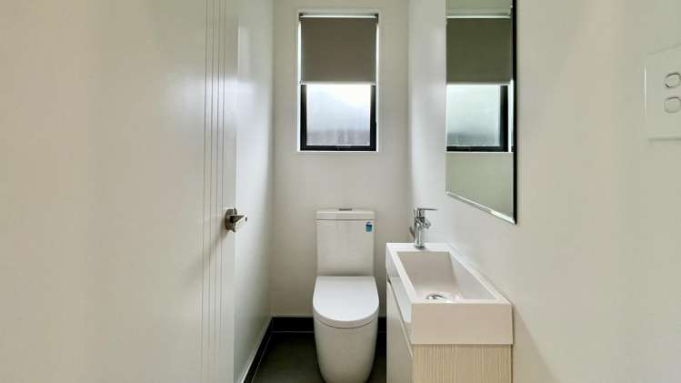 9/8 Rosier Road 1665_6