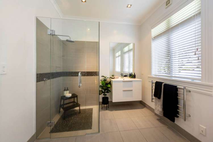 45 Rocklands Avenue Mount Eden_16