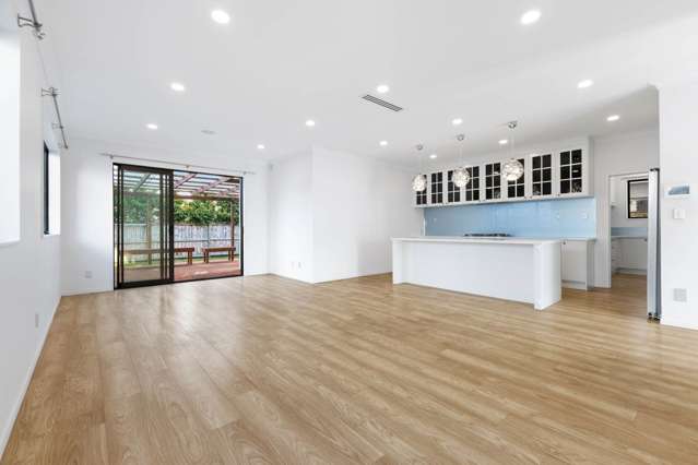 5 Downpatrick Drive Flat Bush_2