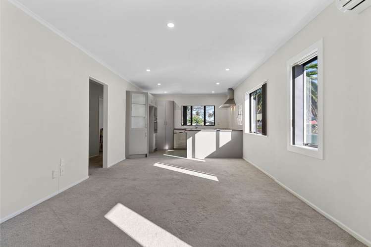 196 Robertson Road Mangere East_5