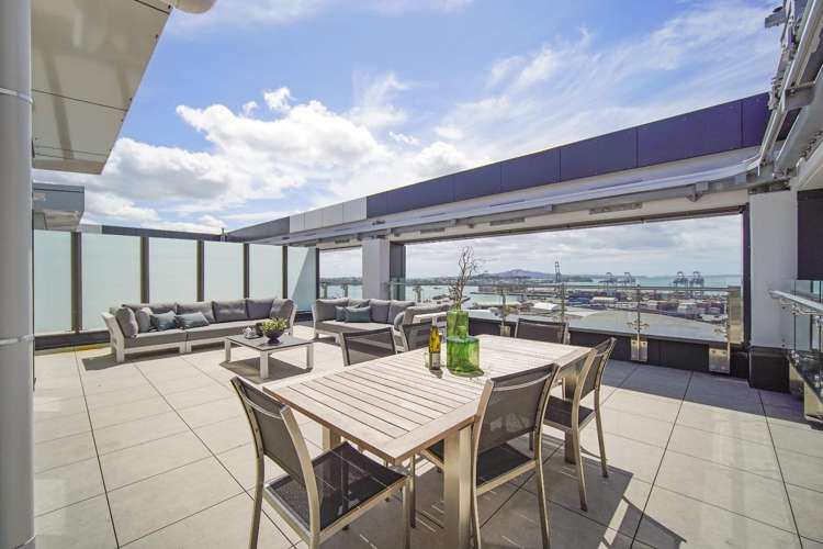 13B/100 Anzac Avenue 10015_13