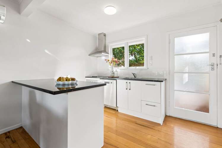 5/63A Landscape Road Mt Eden_8