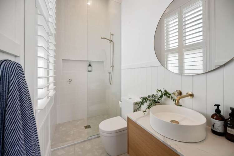 27 Shoal Bay Road Devonport_19