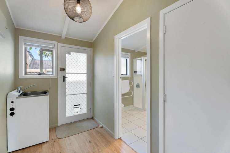 2/62 Rawhiti Road One Tree Hill_18