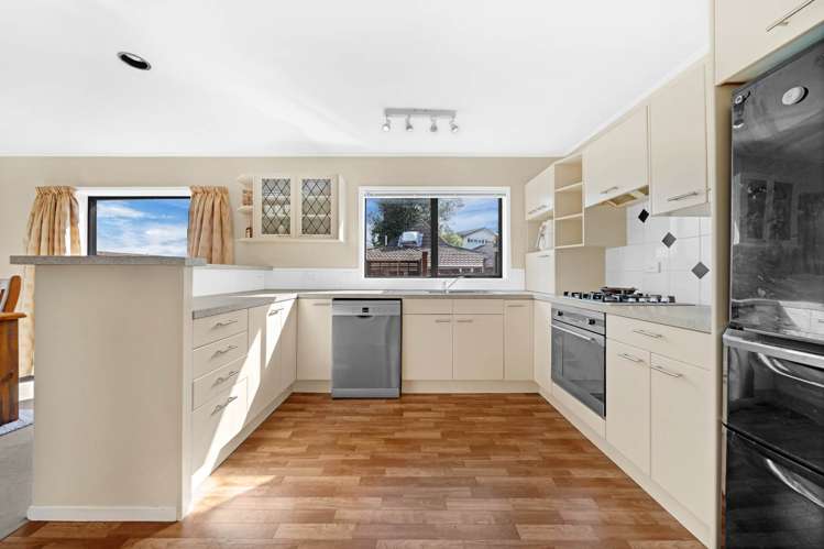 72 Kurnell Drive Botany Downs_10