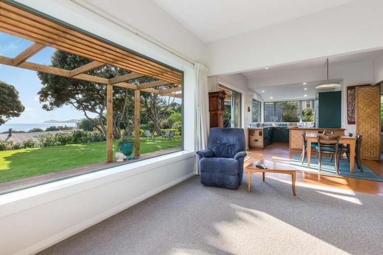137 Wellington Road Paekakariki_2