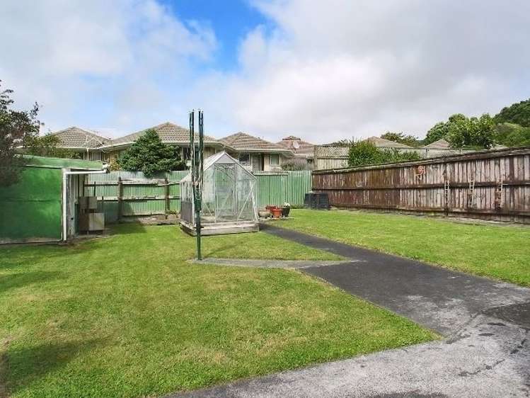 7a Romney Square Tawa_13