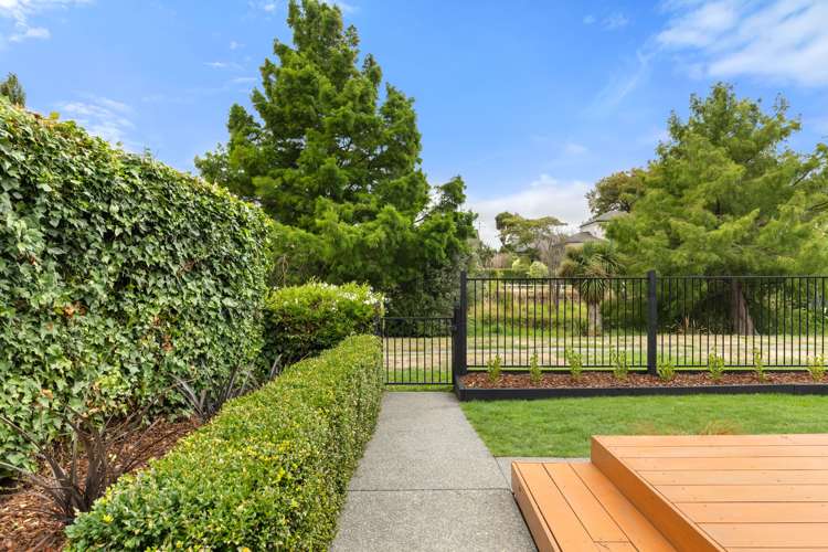 2/5 Esher Place Saint Martins_6