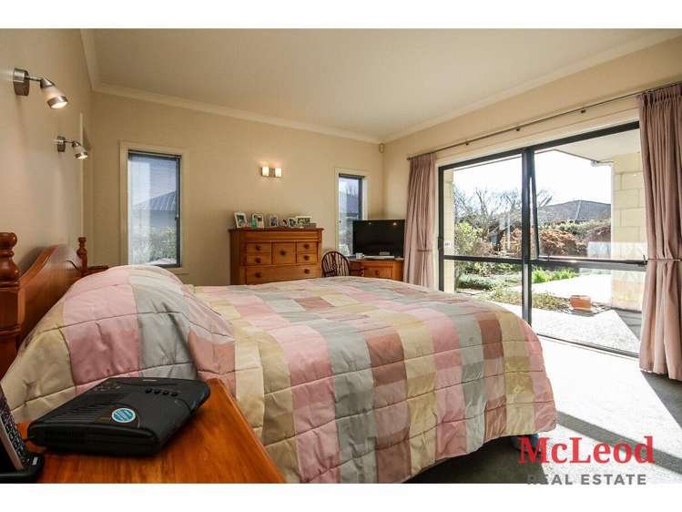53 Farm Road Allenton_13