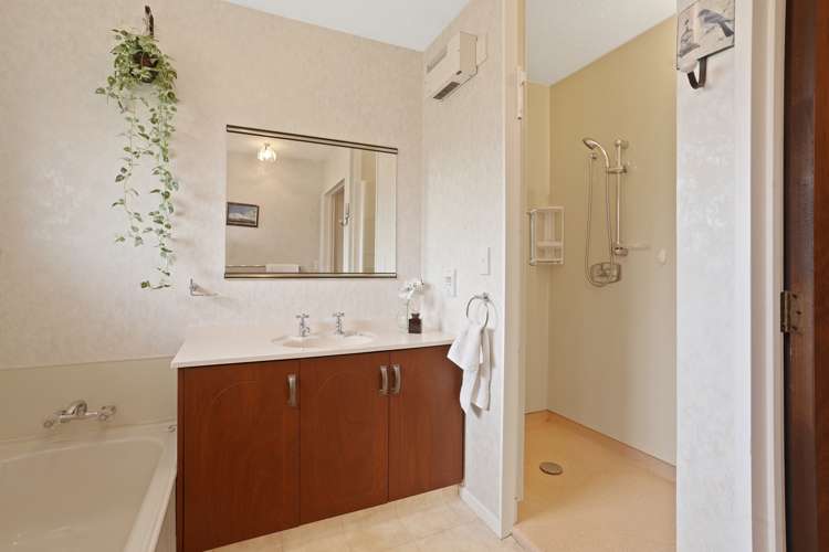 2/12 Centaurus Road Cashmere_6