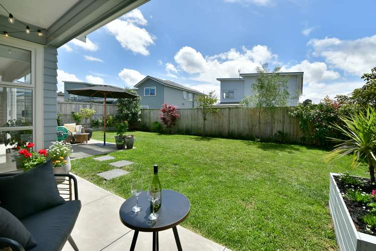 6 Onekura Street Red Beach_2