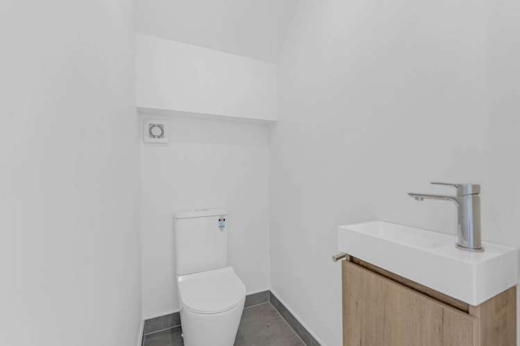 146E Methuen Road New Windsor_12