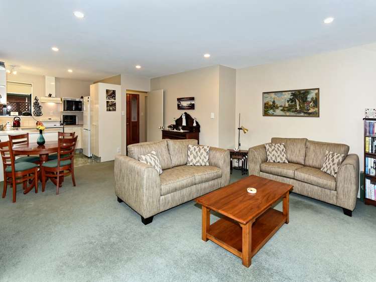 9a Devon Crescent Darfield_4