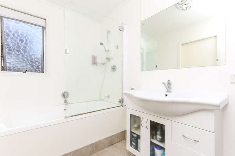 17 Woodvale Road Glen Eden_13