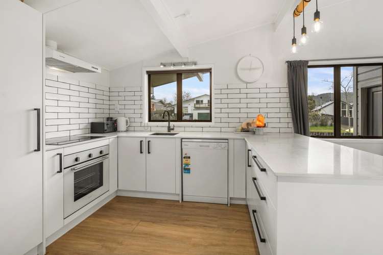 11 Browning Crescent Owhata_7