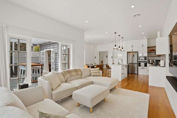 83 Golf Road New Lynn_8