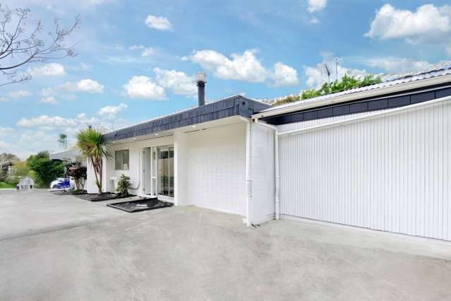 Stylish Gem In Pakuranga Heights!